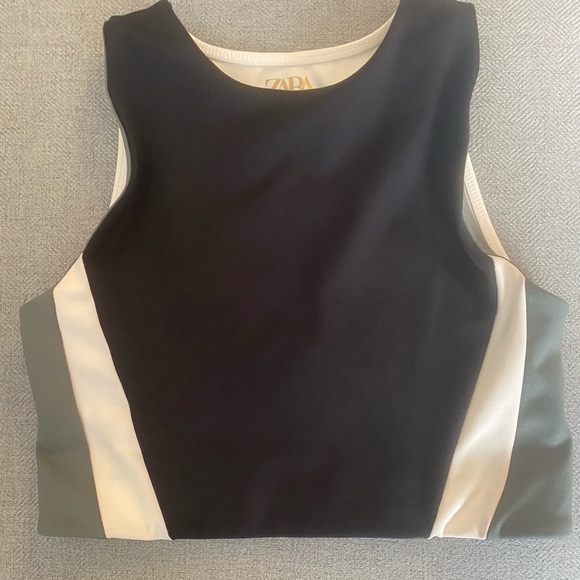 💚ZARA 💚junior girls sports bra in black, green and white . Size 9-10. - Picture 4 of 8